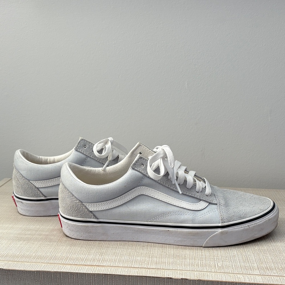 Vans Old Skool Low Light Blue Men’s Size 10.5 and Women’s Size 12